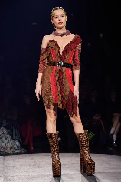 Look 19